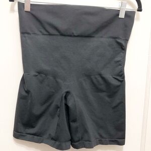 Cacique “The Slimmer” Ultra High Waist Short Size 22-24 Color Black